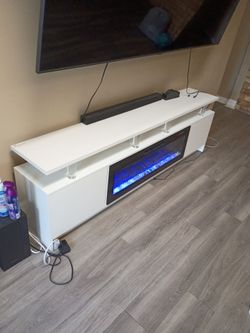 Entertainment center