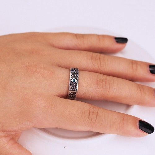 "Carved Ethnic Retro Leaf Tiny Green Zircon Ancient Silver Vintage Ring, VIP349