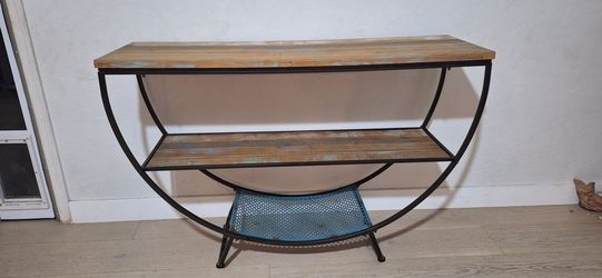 Accent table