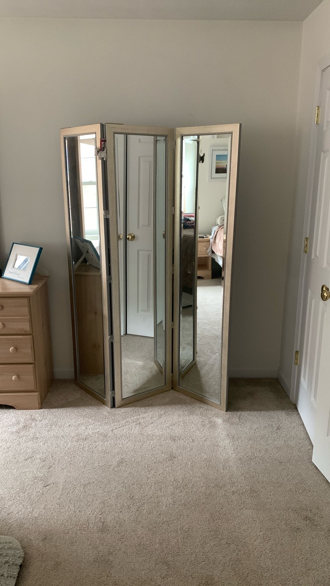 3 Mirrored Folding Stand