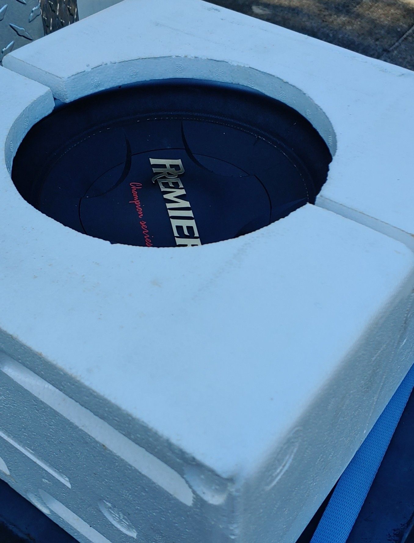 One Pioneer Premier 12" subwoofer for Sale in Albany, GA OfferUp