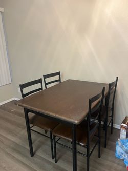 Dining table set