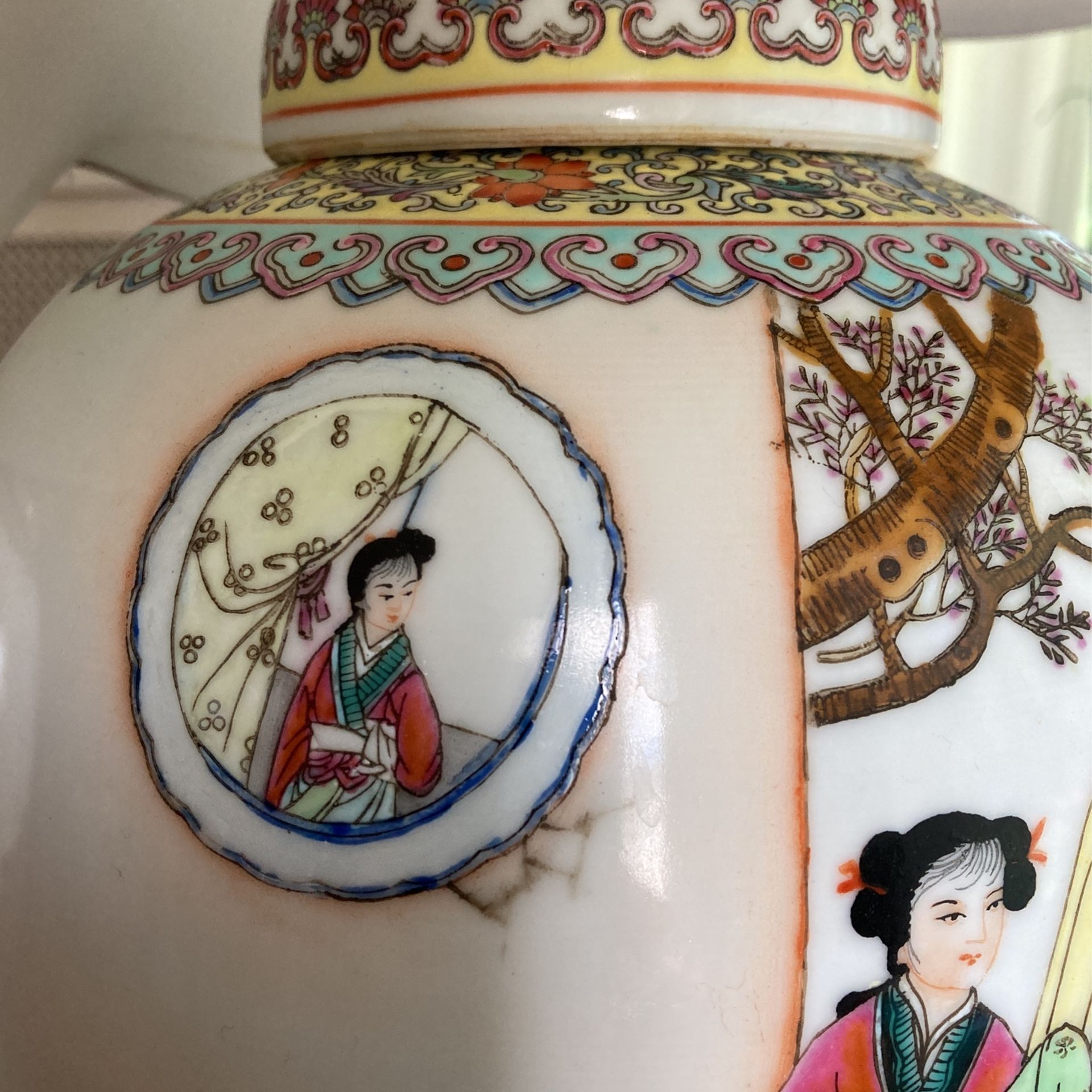 A Pair Chinese Porcelain Lamps