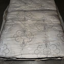 ASHLEY FURNITURE MATTRESS 