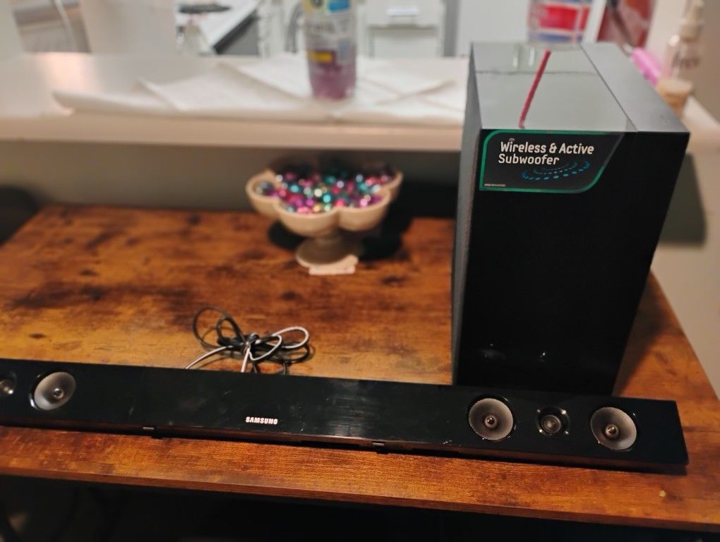Samsung Sound bar And Su woofer