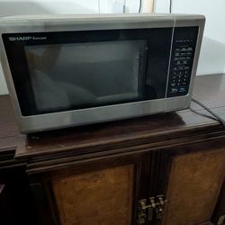 Sharp - Carousel 1.1 Cu. Ft. Mid-Size Microwave - Stainless Steel