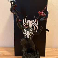 VENOM STATUE