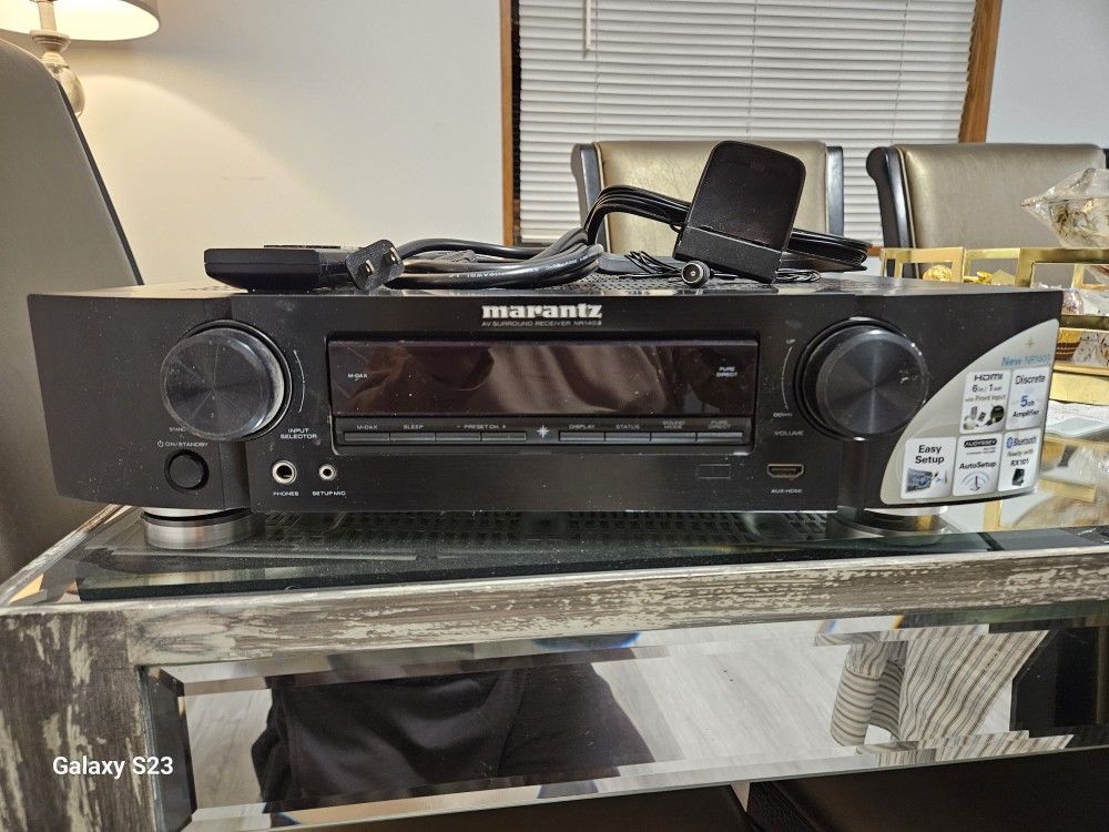 Marantz AV surrond Reciver NR1403