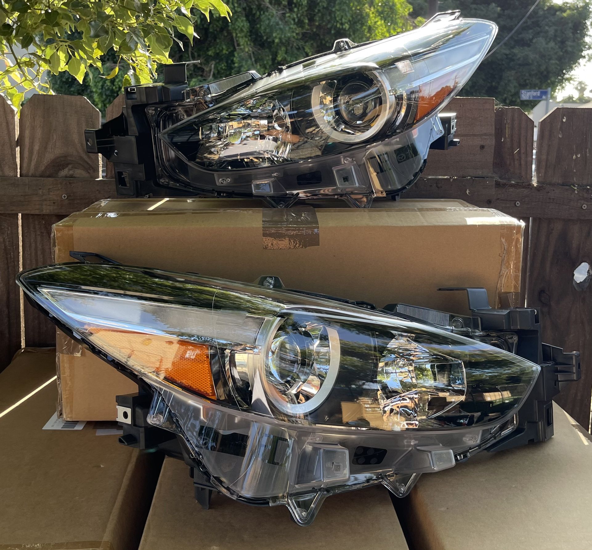 2017 to 2018 Mazda 3 Oem Style Projector Headlights