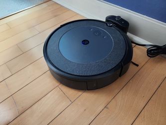 iRobot Roomba i4 Wi-Fi Robot Vacuum with Charging Dock