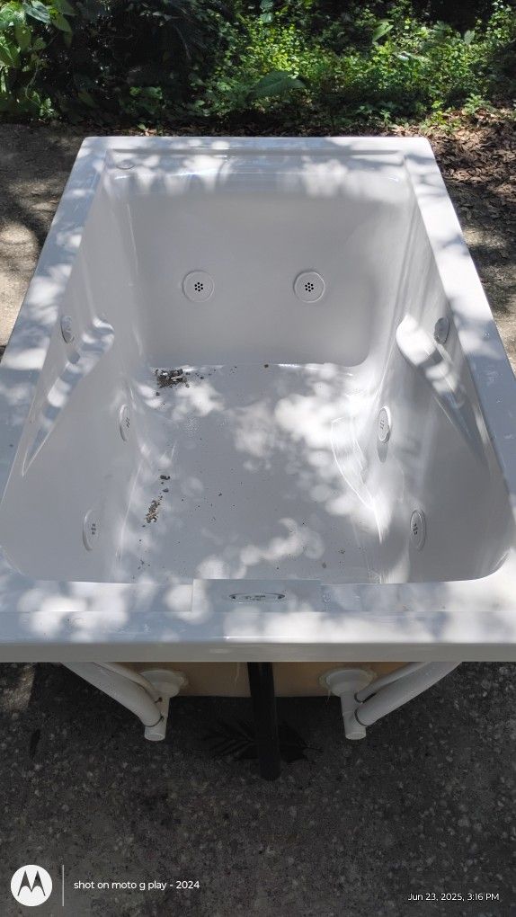 Jetted Spa Tub