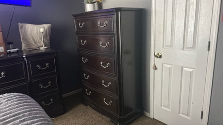 Dark Wood Tall 5-Drawer Chest Dresser