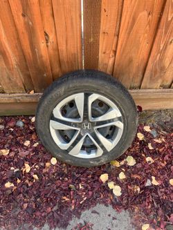 Honda civic rim and tire