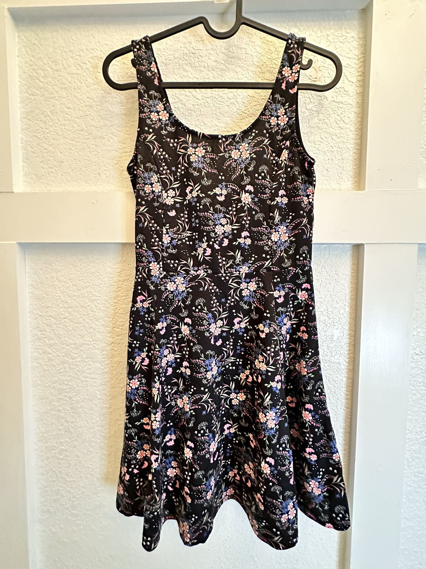 Divided | Junior Sleeveless Black Floral Dress | Size Small 