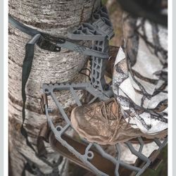 UIIHUNT Saddle Platform, Die-Cast Aluminum Construction Saddle Hunting Platform, Mobile Reliable Adjustable Hunting Platform, Silent Hunting Tree Sadd