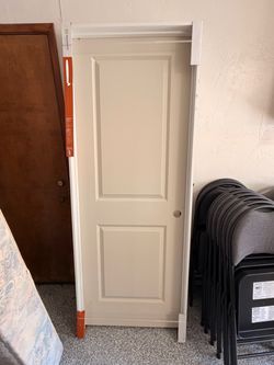 Prehung door