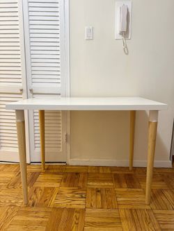 White Desk with Wooden Legs