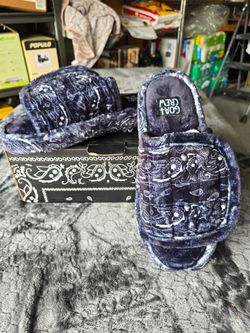 Goat Crew Velcro Paisley Bandana