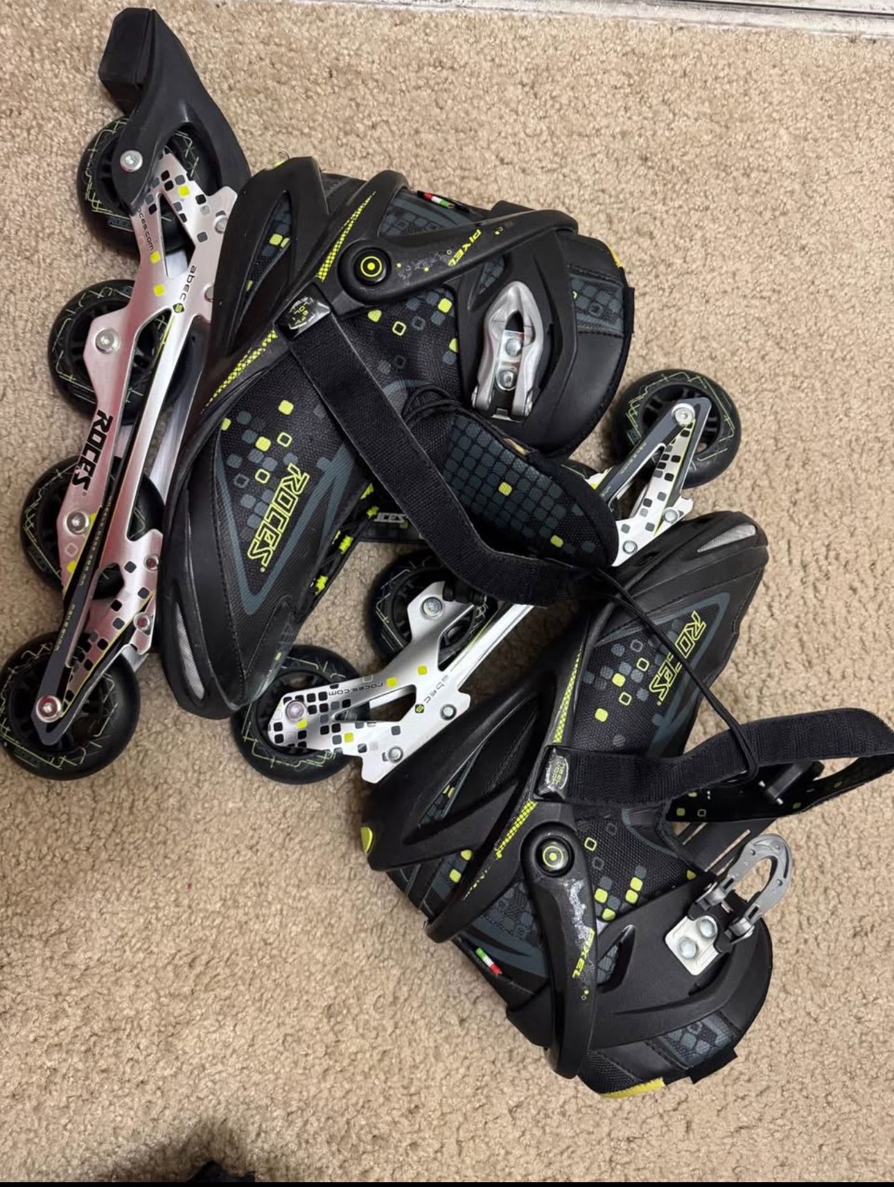 Men’s Skating shoes(Roces) & Skating Pads( Triple Eight)