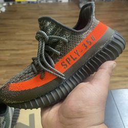 YEEZY 350 Beluga 