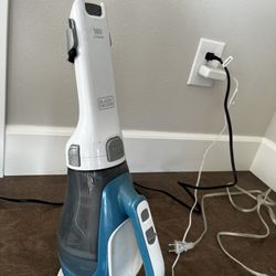 Vacuum - Black And Decker 16v Handheld