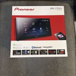 Pioneer Double Din AppleCarplay Bluetooth Android Auto SiriusXM 6.8 Inch Touchscreen Radio