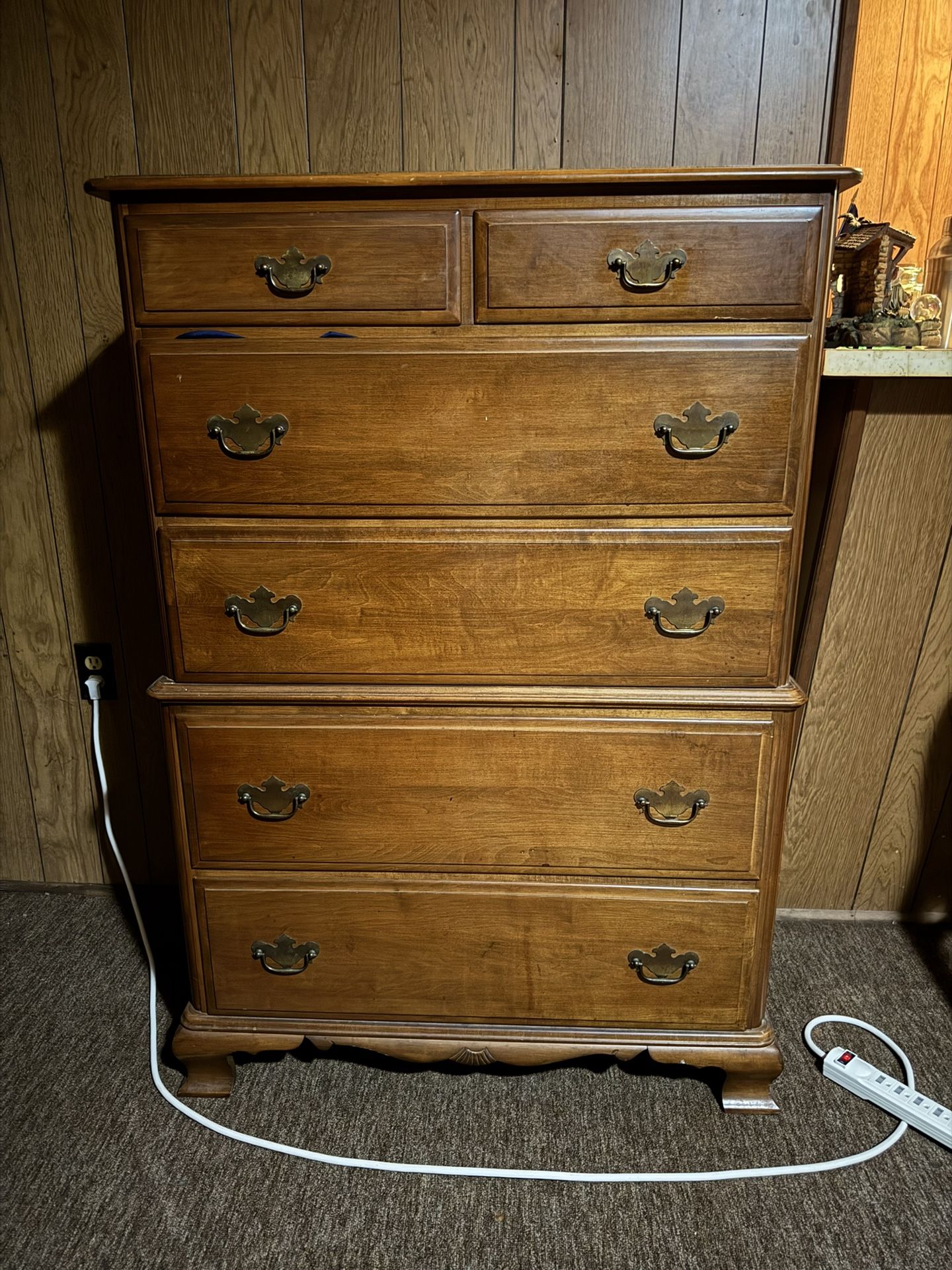 Kling Colonial Solid Maple Dresser