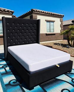 BEAUTIFUL BLACK VELVET QUEEN SIZE BED FRAME WITH MATTRESS (FREE DELIVERY 🚚✅)