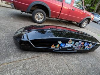 Used Thule Cargo Box Motion XT XL less than 1 year old for Sale in