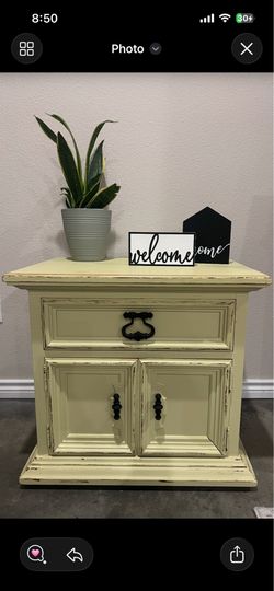 Table / Nightstand 🌟