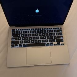 Macbook Air (2020)