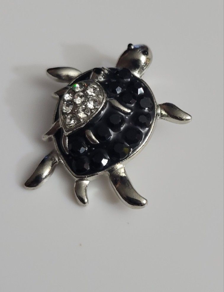 Mother And Child Turtle Pendant Silvery With Black 1"×1" Great For Gift
