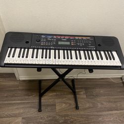 Yamaha Keyboard With Stand 