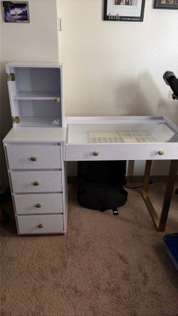 Hello kitty impressions  vanity