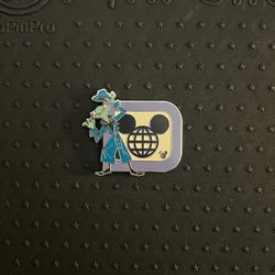 2025 Hatbox Ghost Walt Disney World D Series Hidden Disney Pin Mickey Pin