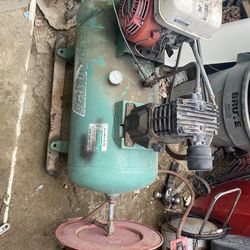 Gas air compressor runs great