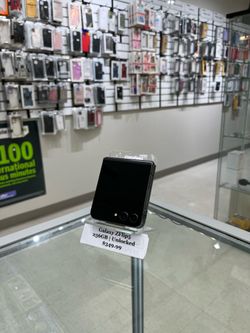 Galaxy Z Flip5 | 256GB | Unlocked