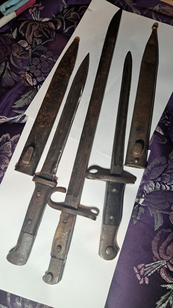 WW1 And WW11 Bayonets