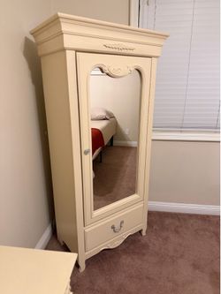 Armoire