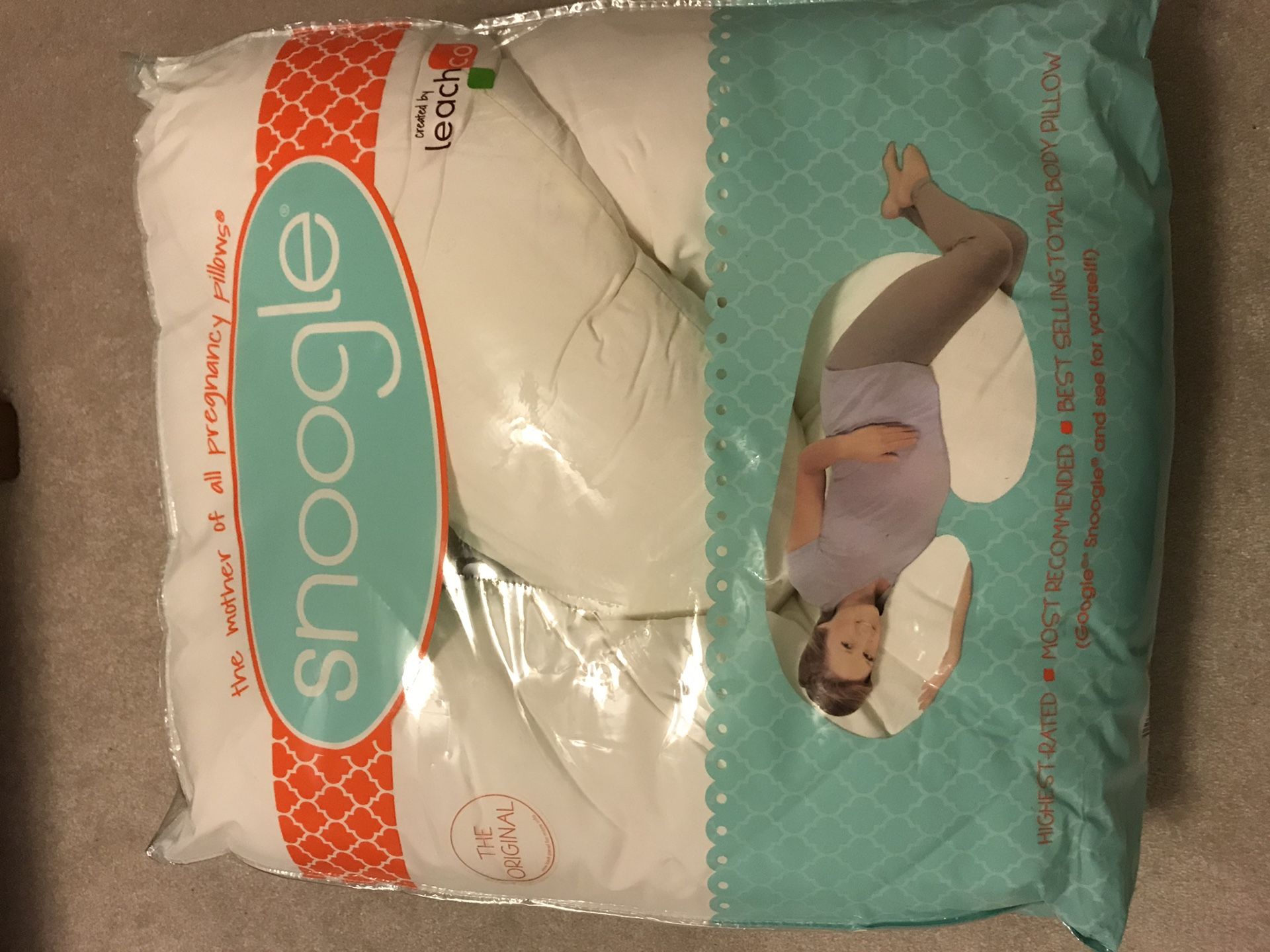 Snoogle pregnancy pillow