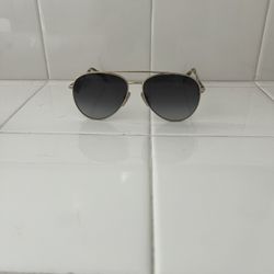 Woman Prada Aviator Sunglasses 