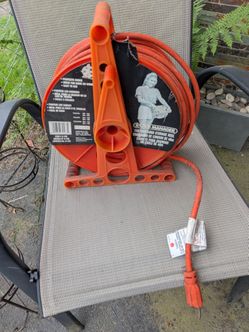 Bayco K-150 Cord Storage Reel w/stand and extension cord