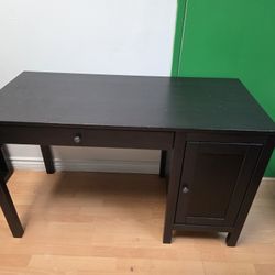 BLACK DESK