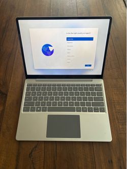 Microsoft Surface Laptop Go NICE!