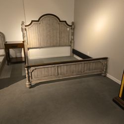 Flexsteel Solud Wood King Size Bed