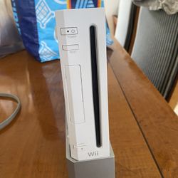 Nintendo Wii Console (White) w/ Stand PICKUP ASAP