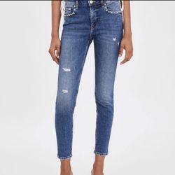 Zara Distressed Mid-rise Skinny Jeans Pearl Studs 5 Pockets Stretch Denim Size 2