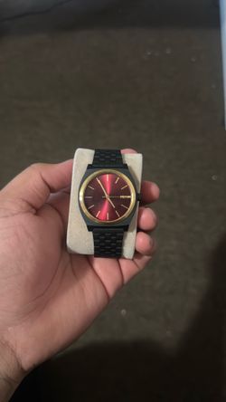 Nixon watch