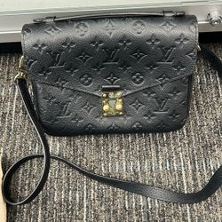 Louis Vuitton Pochette 