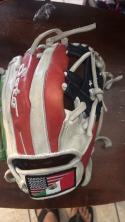 Soto glove